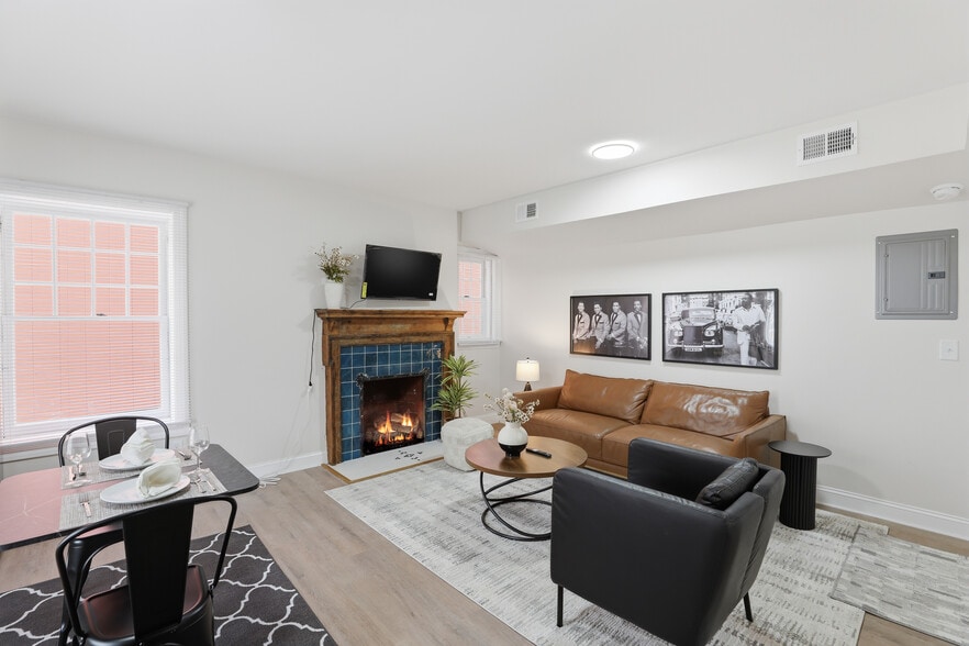 Building Photo - 4635 John R St