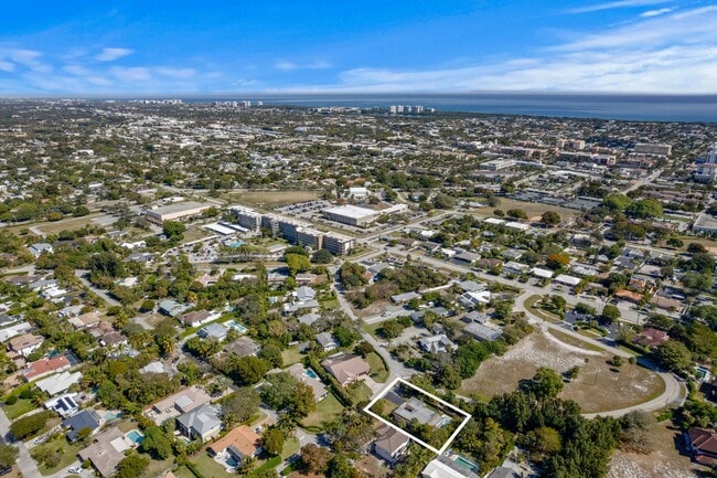 Building Photo - 486 NW 1st St