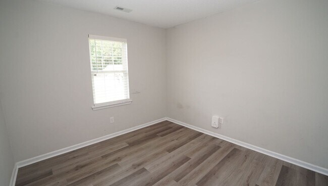 Building Photo - 116 Howell Dr