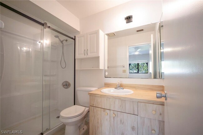 Building Photo - 3706 SE 10th Ave