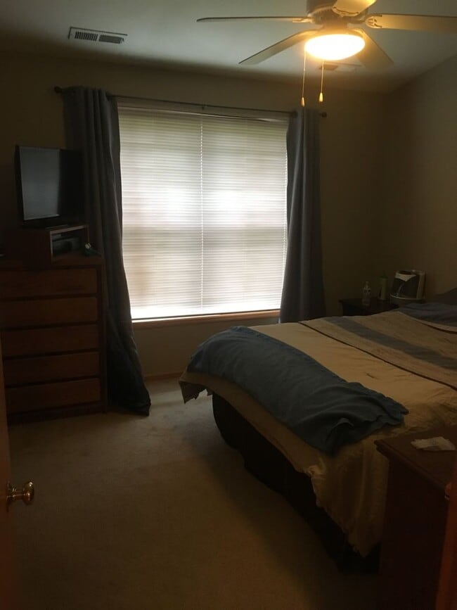 Building Photo - Prairie District Townhouse off Edgewood and HWY 30