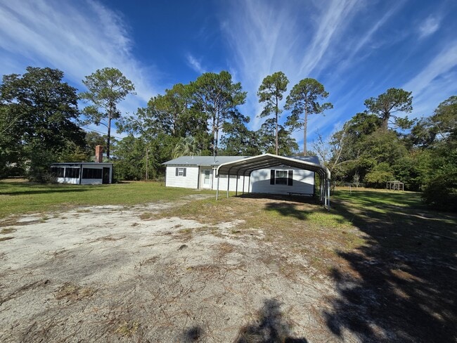 Building Photo - 105 Doris St