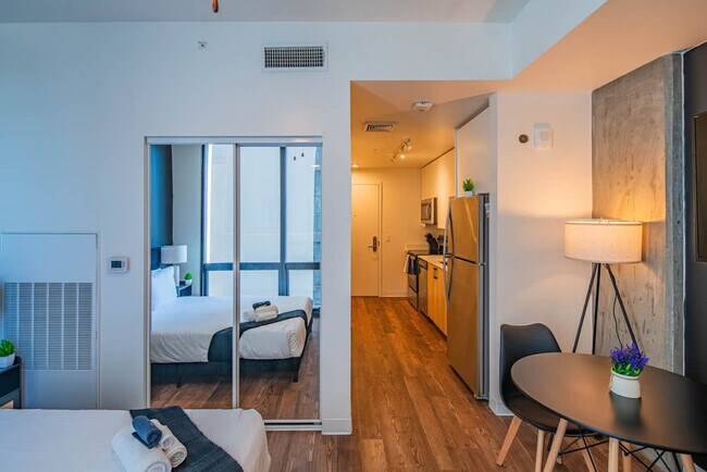 Building Photo - 700 N 4th St