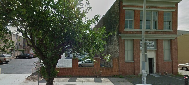 Building Photo - 507 N Paca St