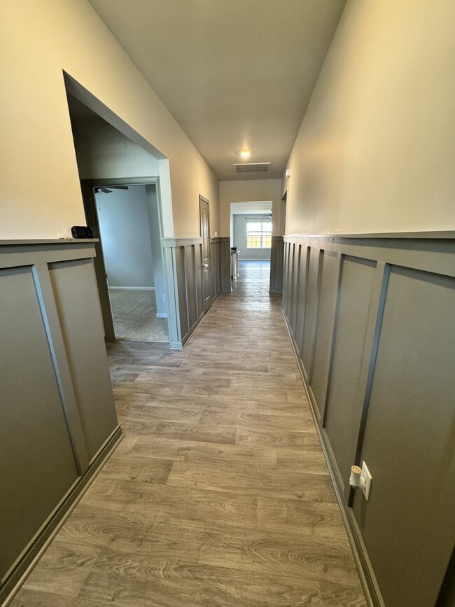 Building Photo - 4518 Sandstone Dr