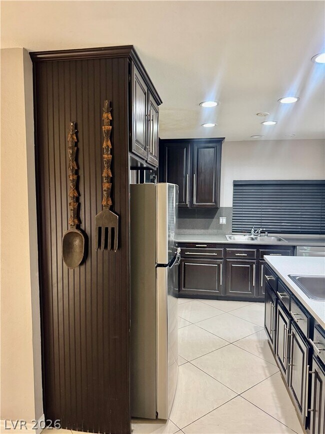 Building Photo - 6966 Pleasant View Ave