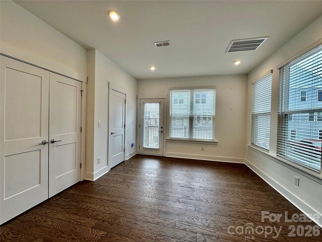 Building Photo - 5013 Sovereignty Ct