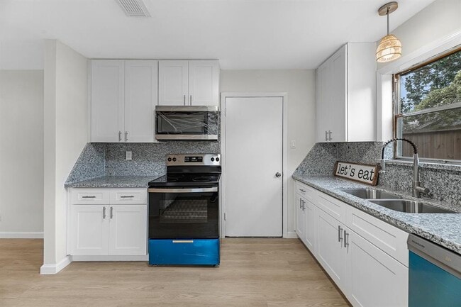 Building Photo - 7150 Carvel Ln