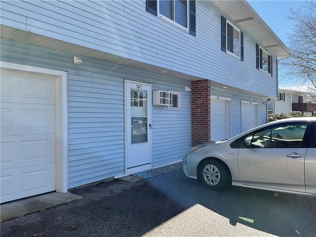 Building Photo - 141 Edaville Ct