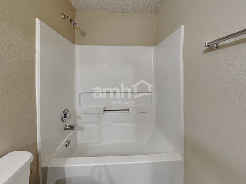 Building Photo - 10868 Delphi Dr