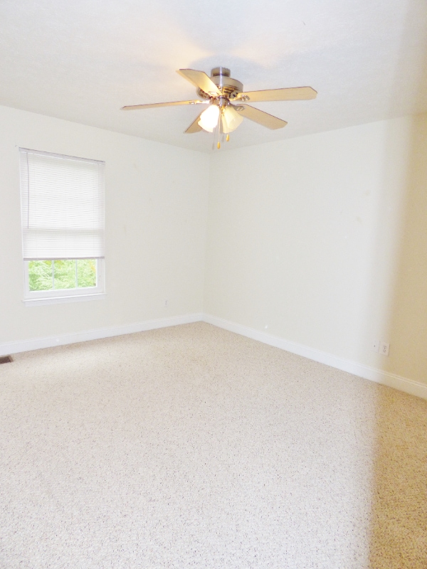 Building Photo - 103 12th St