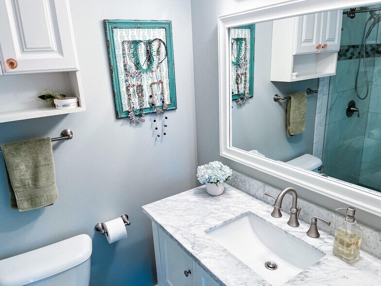 Primary Bathroom - 800 Peachtree St NE