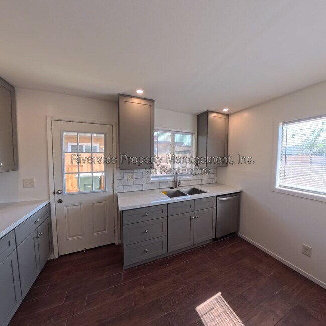 Building Photo - 4084 St George Pl