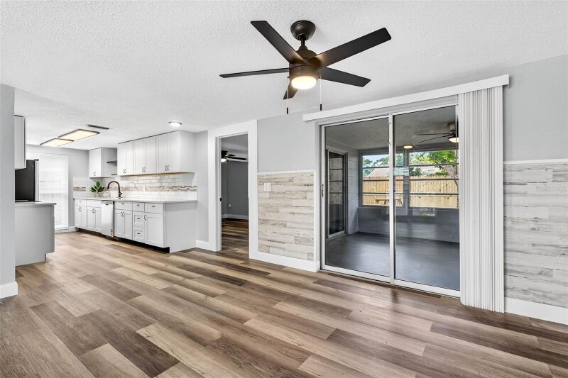 Building Photo - 6841 Tierra Linda St