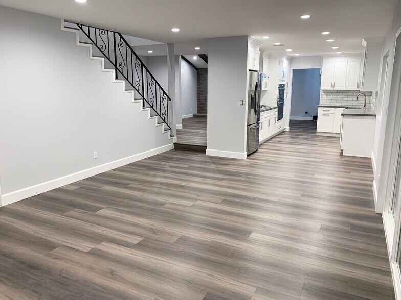 Building Photo - 22700 Flamingo St
