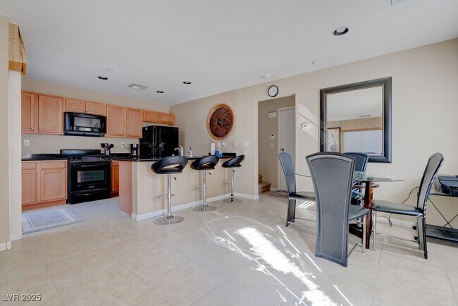 Building Photo - 7765 Floral Fabric Ct