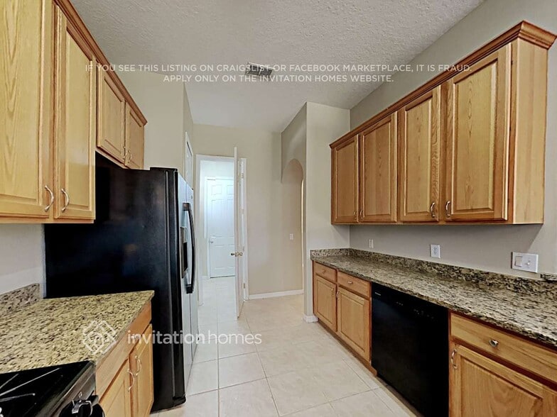 Building Photo - 652 Newhall Ln