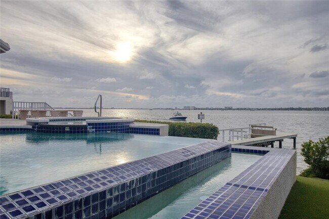 Building Photo - 4709 Dolphin Cay Ln S