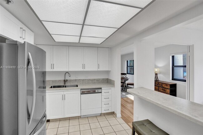 Building Photo - 1201 S Ocean Dr