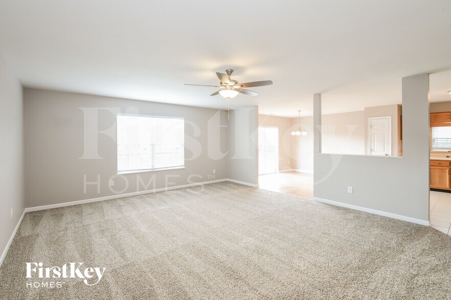 Building Photo - 2334 Layton Park Dr