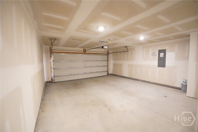 Building Photo - 103 Skylark Rd