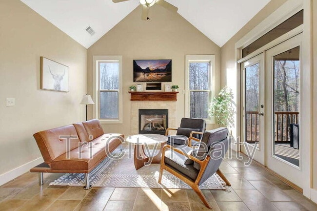 Building Photo - 175 Ridgeway Ct