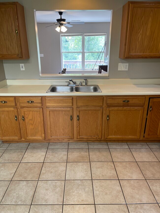 Building Photo - 6320 E Miami River Rd