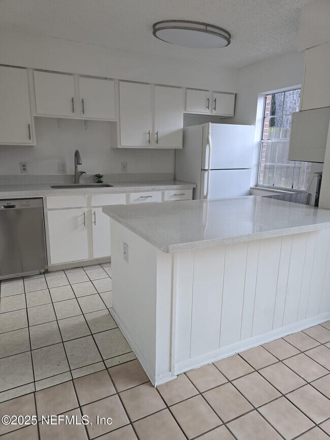 Building Photo - 4807 Windrush Ln