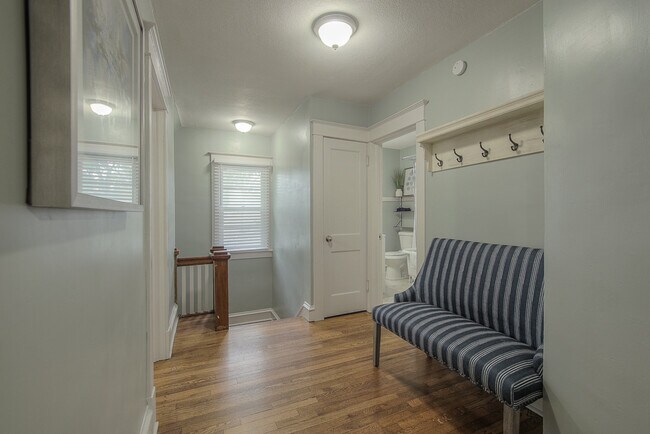 Building Photo - 1145 W 41st Terrace