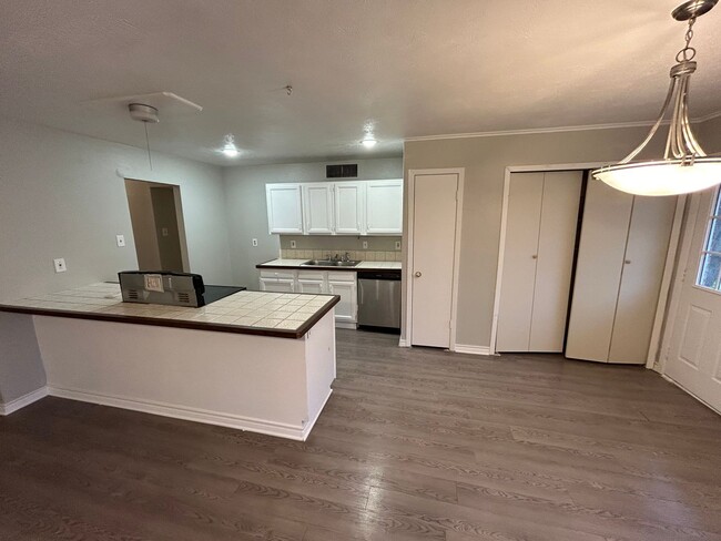 Building Photo - A hassle-free lifestyle