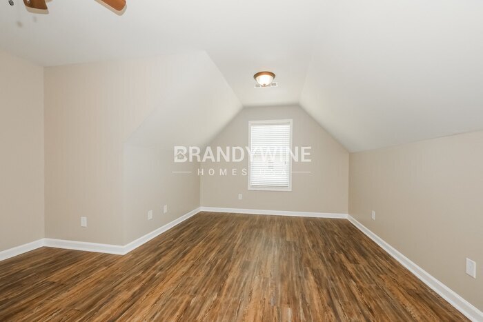Building Photo - 18 E Newnan Rd