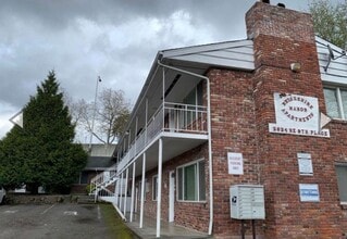 Building Photo - Fantastic quiet location