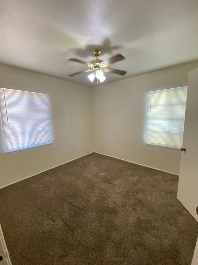 Building Photo - Beautiful 3 Bedroom Home! Available Now!