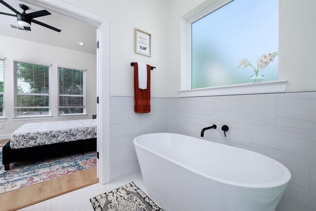 Building Photo - 3546 Seabrook St