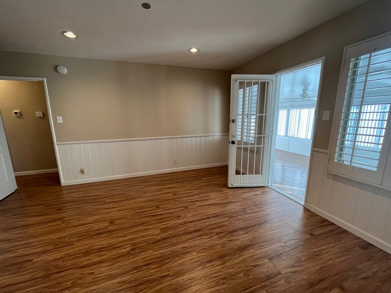 Building Photo - 13836 Cohasset St