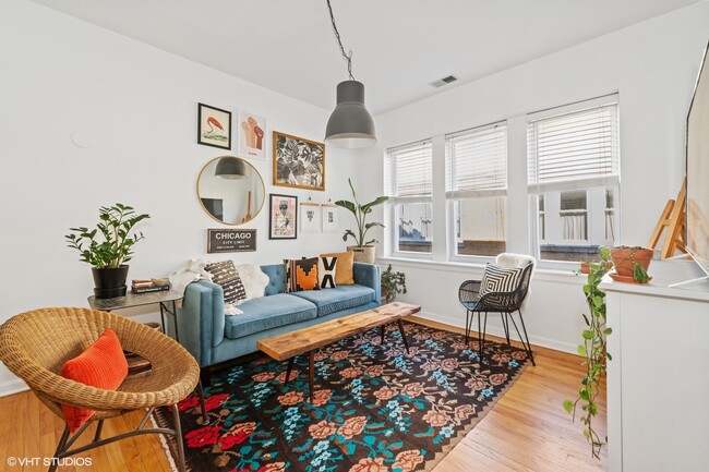 Building Photo - 3429 W Shakespeare Ave