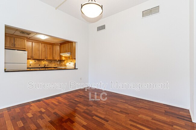 Building Photo - 1 Markham Rd