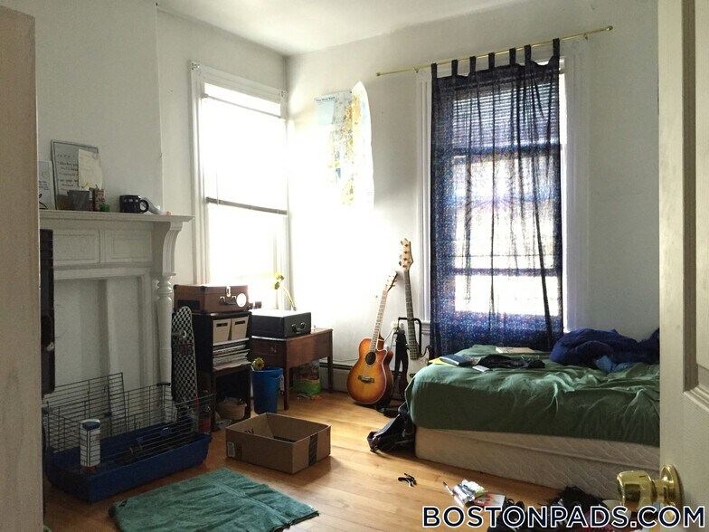 Building Photo - 35 Brookline St