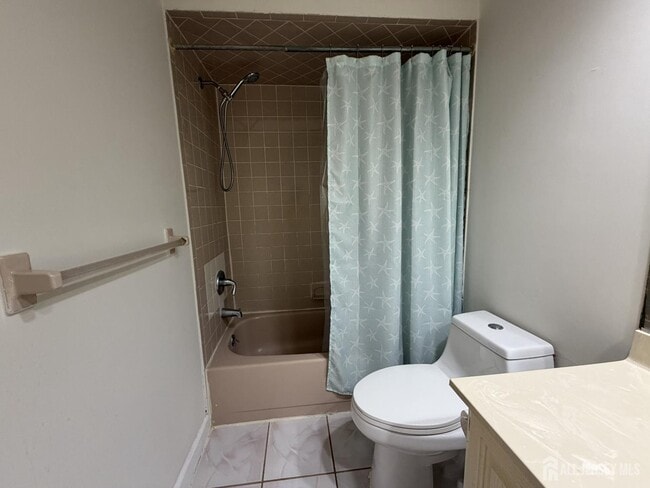 Building Photo - 1709 Woodbridge Commons Way