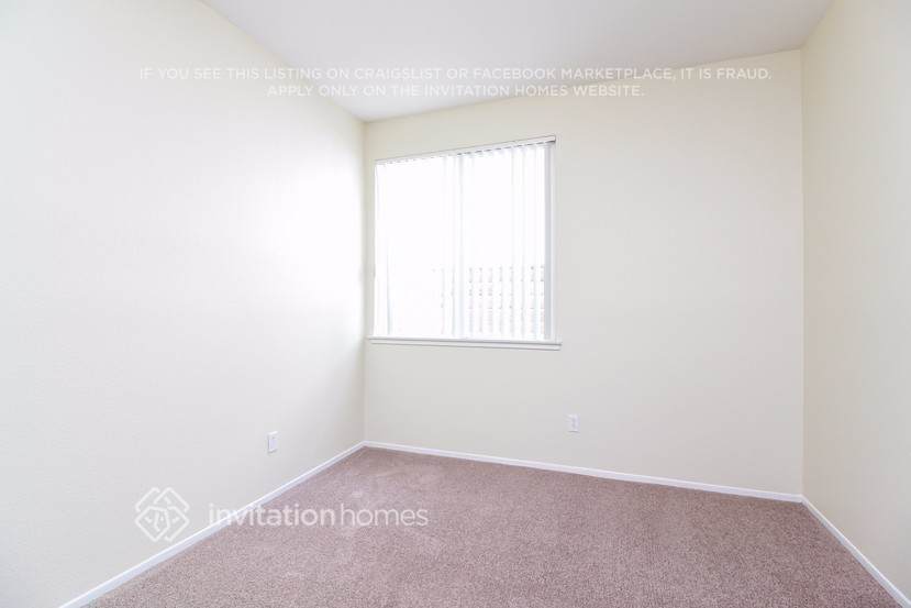 Building Photo - 2720 S Cherry Ave