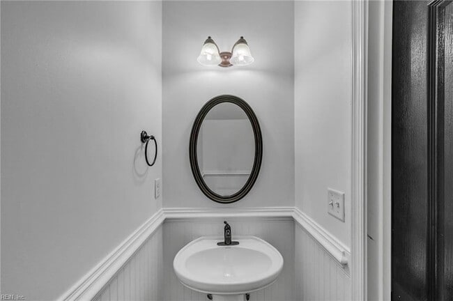 Building Photo - 209 Astra Ln.