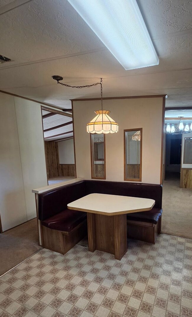 Building Photo - 3 Bedroom/3 Bath home in Archer FL