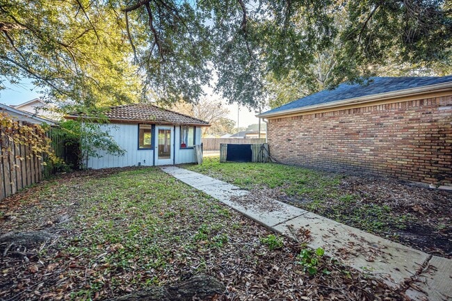 Building Photo - 3 Bedroom 2 Bath Back Bay Luxury Rental Home