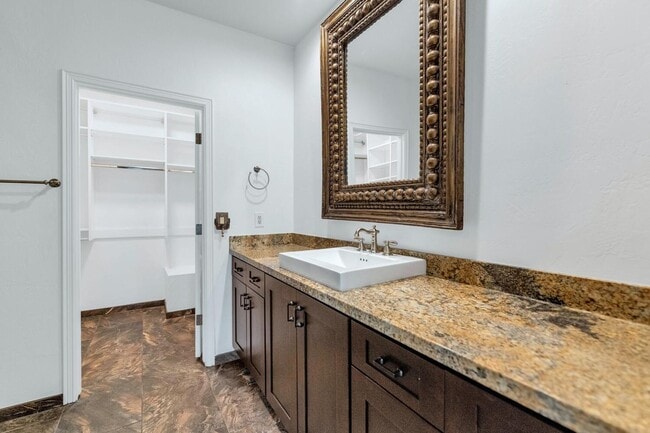 Building Photo - 7878 E Gainey Ranch Rd