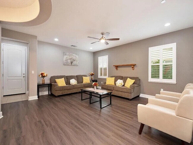 Building Photo - 4054 Camden Ct