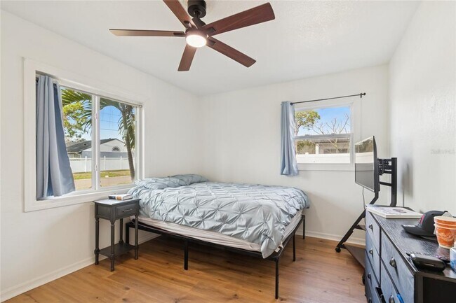 Building Photo - 7631 18th Way N