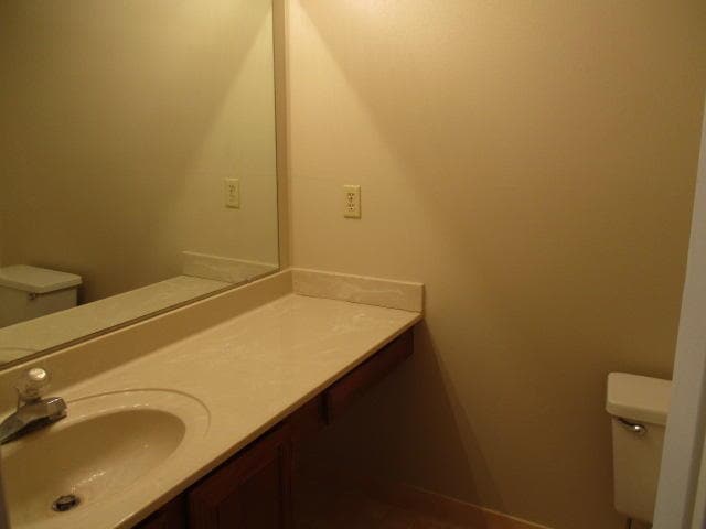 Building Photo - 700 Bay Dr