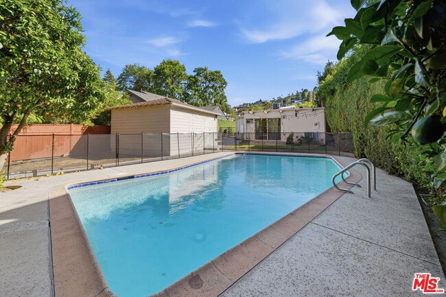 Building Photo - 14529 Greenleaf St