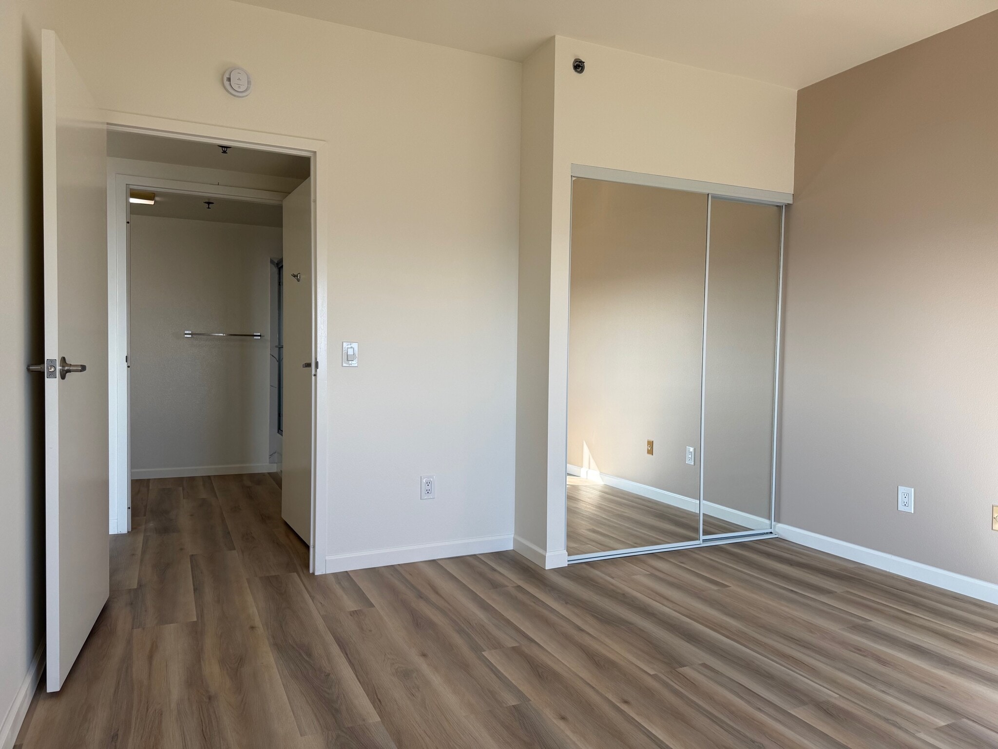 Building Photo - 988 Franklin St