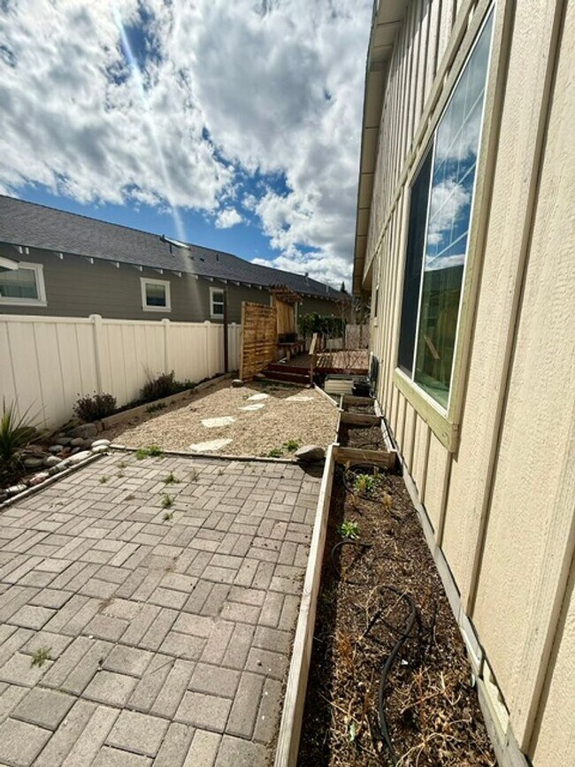 Building Photo - Charming 3-Bedroom Home in Peaceful 55+ Community!